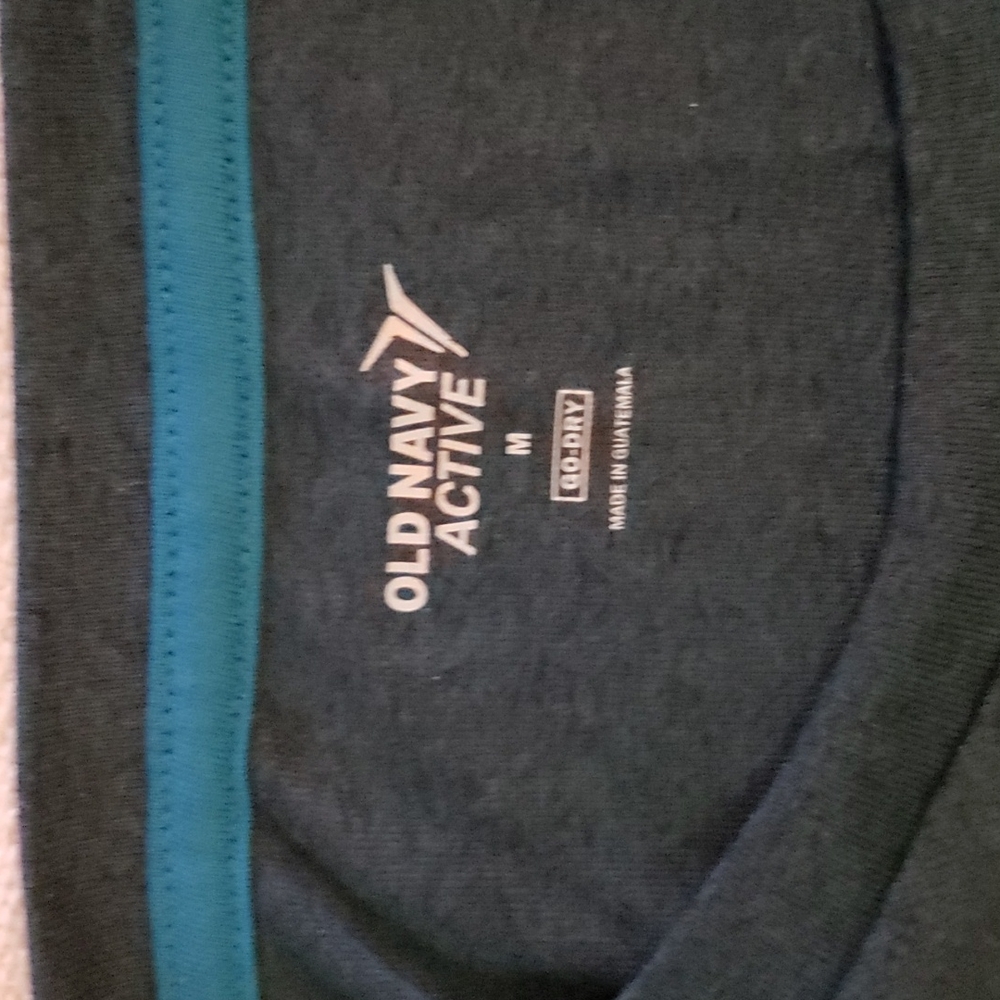 Old Navy T-Shirt - Picture 2 of 5